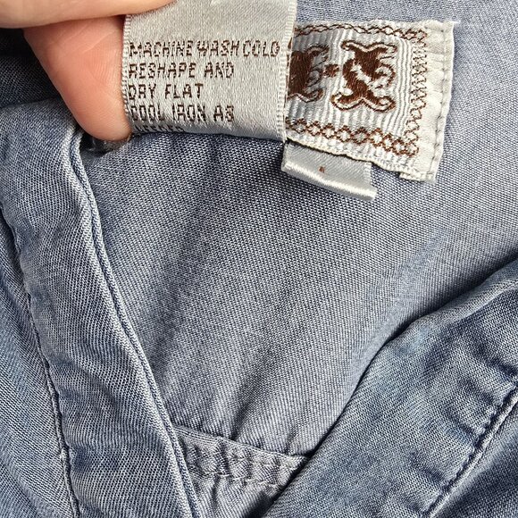 AMM Womens Long Sleeve Chambray Tunic Shirt Light Blue Size L Lyocell Casual - Picture 5 of 8